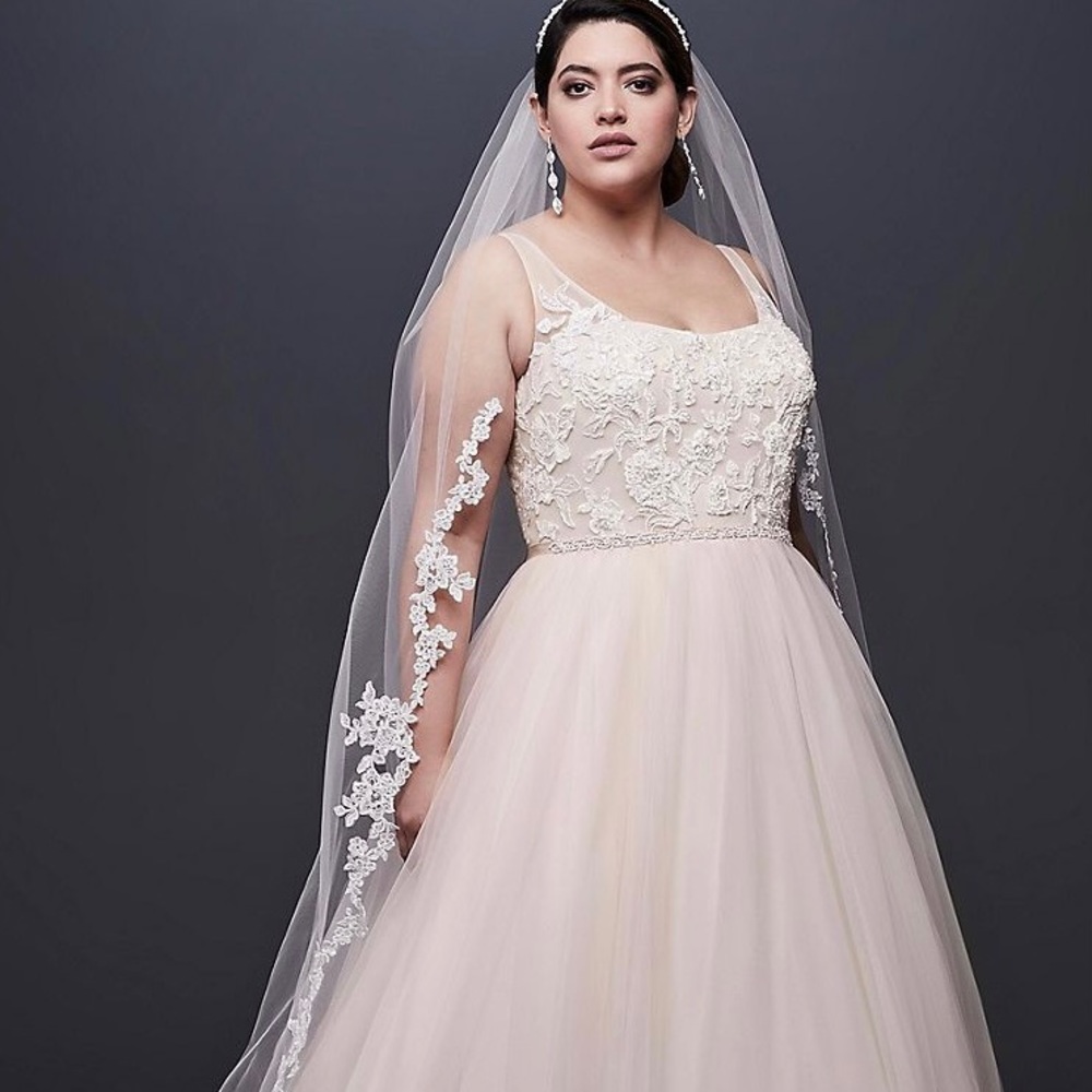 David's Bridal Ivory Lace Wedding Gown Hemmed for Short Ladies!